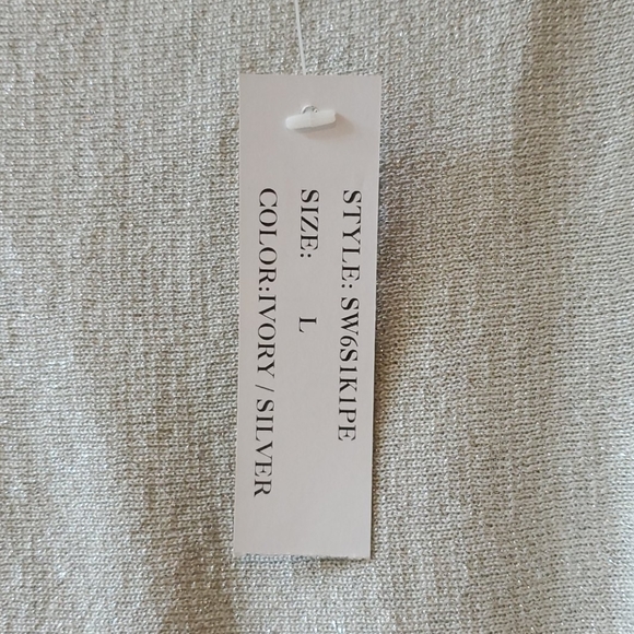 Larry Levine wide sleeve light sweater top - Picture 3 of 6